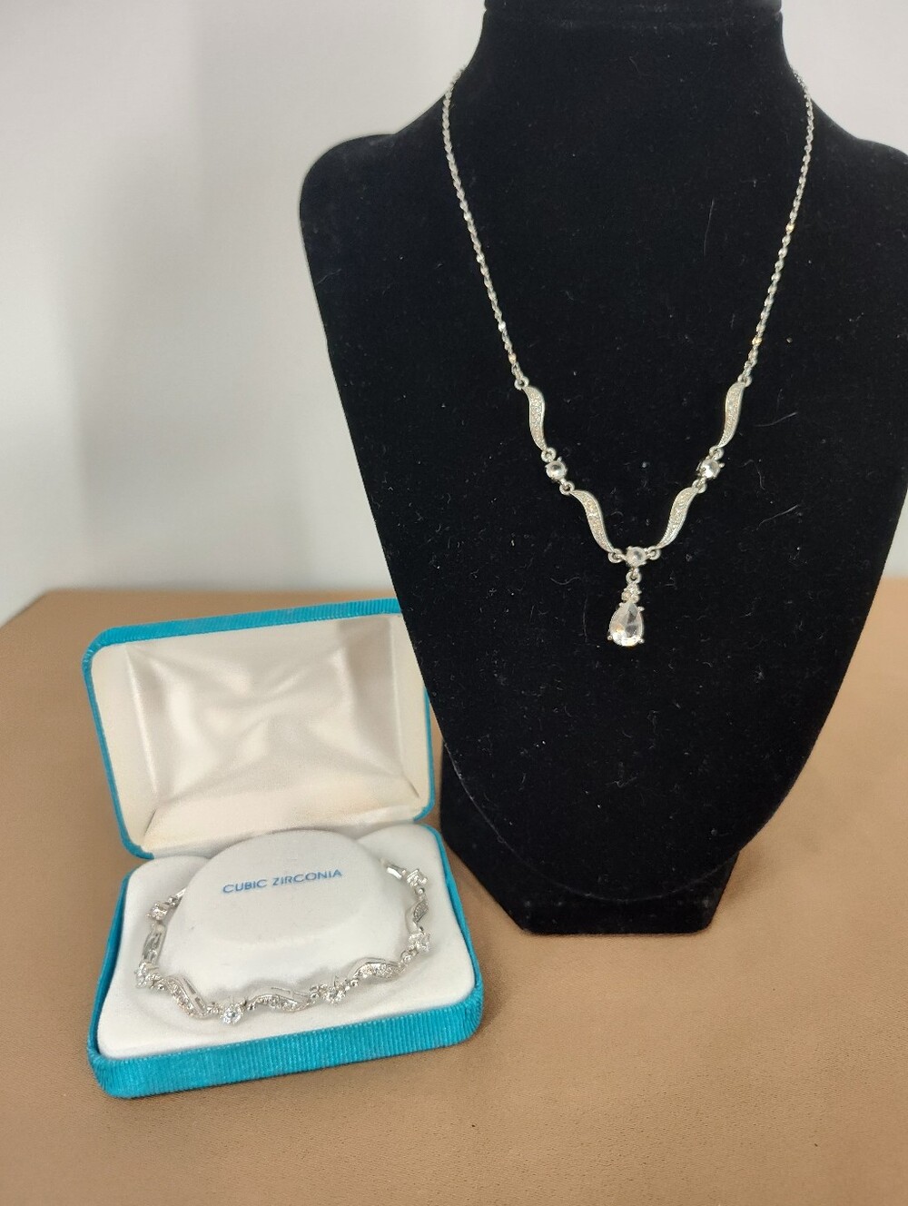 Kohl's Silver-Tone Teardrop Pendant Necklace with Matching Bracelet